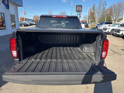 Used 2025 GMC Sierra 1500 Elevation image 10