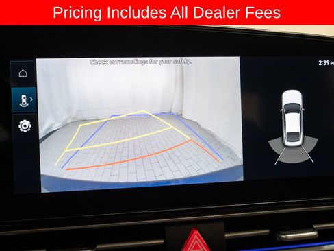 Used 2023 Hyundai Elantra Limited FWD image 13