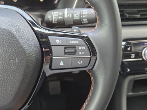 Certified 2025 Honda Pilot Sport image 29