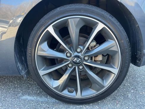 Used 2019 Hyundai Veloster 2.0 Premium image 31