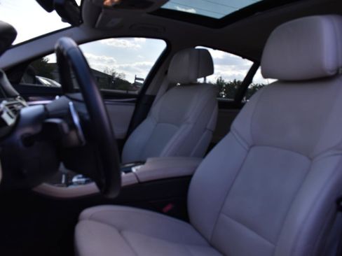 Used 2015 BMW 550i Sedan image 25