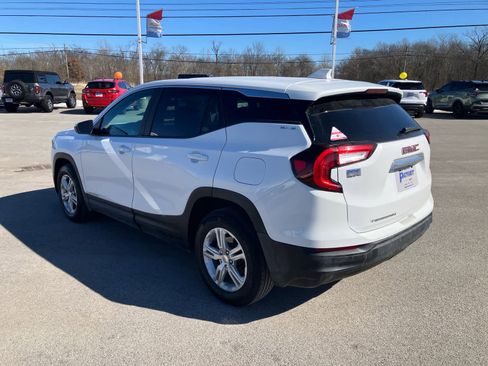 Used 2024 GMC Terrain SLE image 5