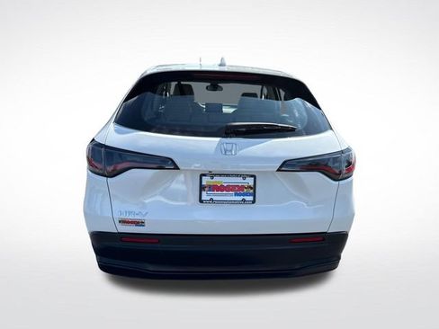 Certified 2025 Honda HR-V LX image 4