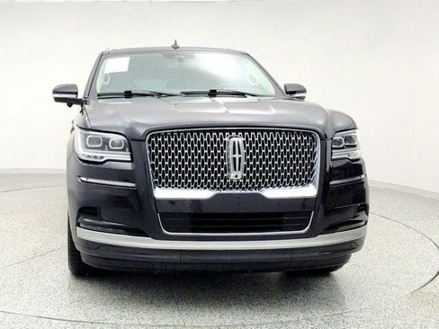 Used 2022 Lincoln Navigator Reserve image 2
