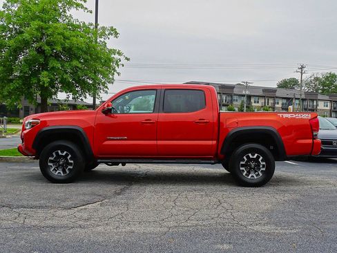 Used 2016 Toyota Tacoma TRD Off-Road w/ Premium & Technology Package AWD/4WD image 8