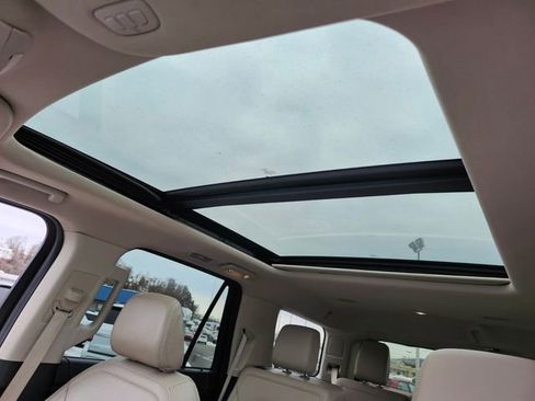 Used 2024 Ford Expedition Limited image 10