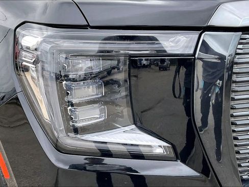 Used 2023 GMC Yukon Denali Ultimate image 33