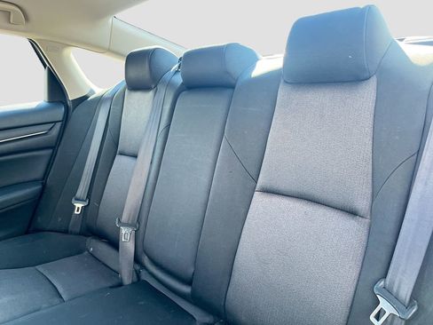 Used 2018 Honda Accord LX image 23