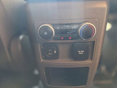 Used 2020 Ford Explorer Platinum w/ Premium Technology Package AWD/4WD image 33