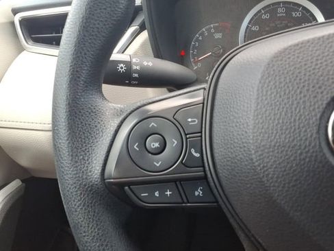 Used 2022 Toyota Corolla Cross L AWD/4WD image 23