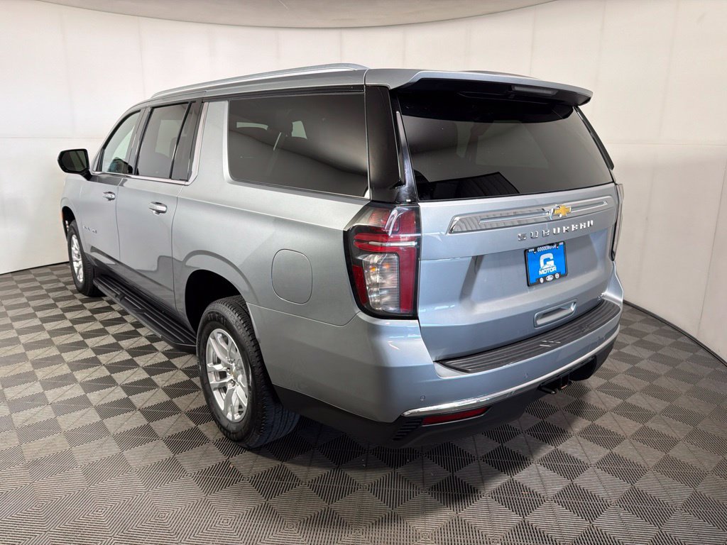 Used 2024 Chevrolet Suburban LT AWD/4WD image 5