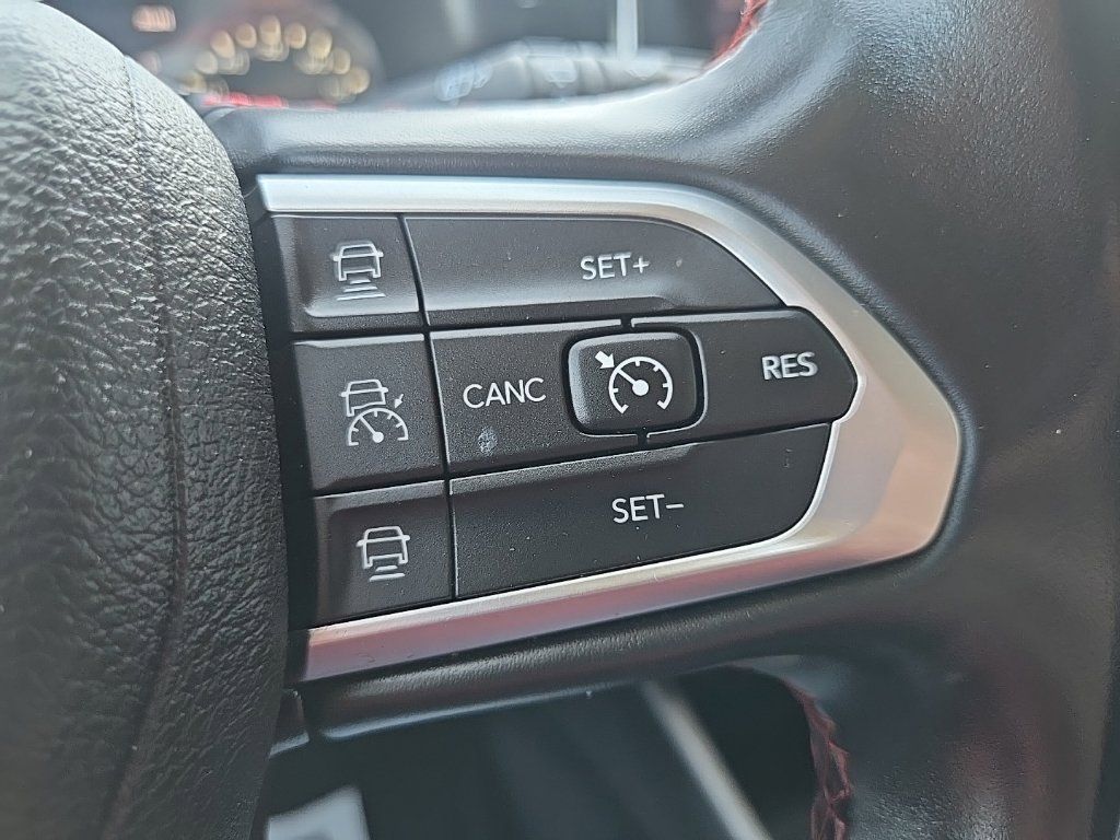 Used 2022 Jeep Compass Trailhawk w/ Trailhawk Convenience Group AWD/4WD image 46