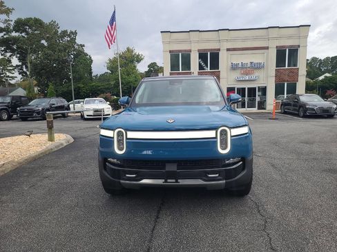 Used 2023 Rivian R1S Launch Edition image 2
