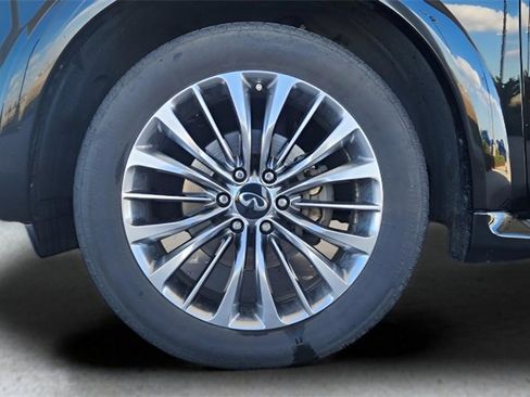 Used 2021 INFINITI QX80 Sensory w/ All-Season Package image 10