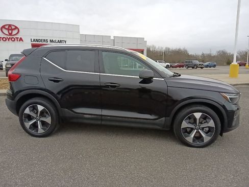 Used 2023 Volvo XC40 B5 Plus w/ Driver Assist Package image 2