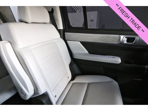 Certified 2025 Hyundai Santa Fe Calligraphy FWD image 14
