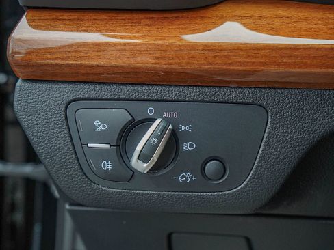 Used 2023 Audi Q5 e Premium Plus w/ Premium Plus Package image 20