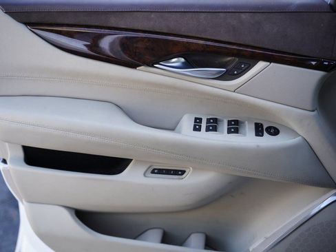 Used 2016 Cadillac Escalade Luxury image 38