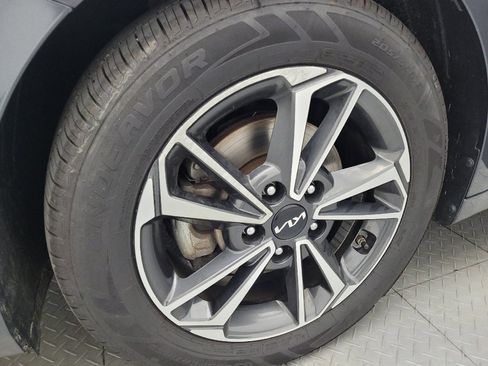 Used 2022 Kia Forte LXS FWD image 31