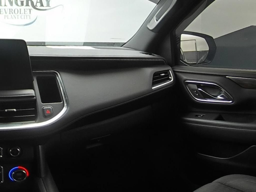 Used 2023 Chevrolet Suburban LS RWD image 15