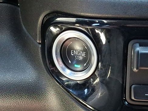 Used 2025 Chevrolet Silverado 1500 LT AWD/4WD image 27