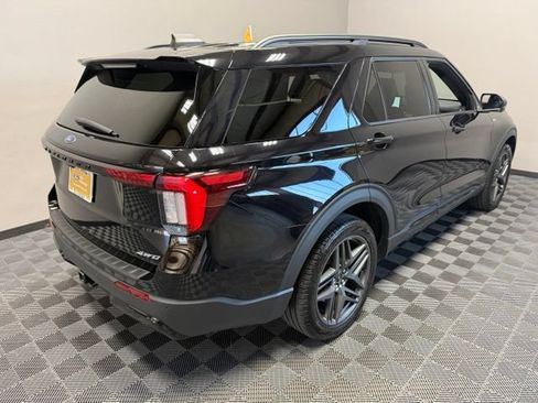 Used 2025 Ford Explorer ST-Line w/ Premium Package AWD/4WD image 8
