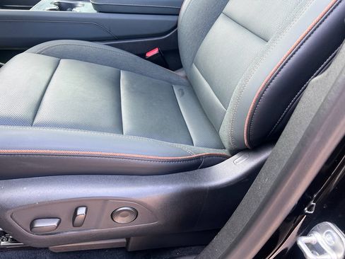 Used 2024 GMC Acadia AT4 image 18