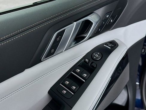 Used 2025 BMW X5 xDrive40i w/ M Sport Package image 18