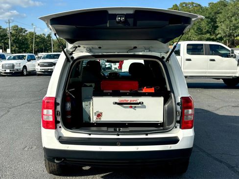 Used 2015 Jeep Patriot Latitude image 10