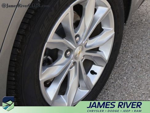 Used 2023 Chevrolet Malibu LT FWD image 39
