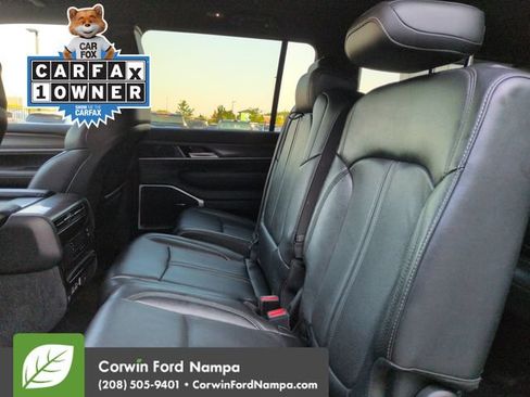 Used 2023 Jeep Wagoneer Series II AWD/4WD image 25