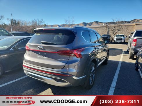 Used 2022 Hyundai Santa Fe SEL Premium image 2