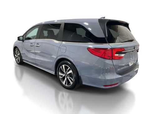 Used 2023 Honda Odyssey Touring image 2