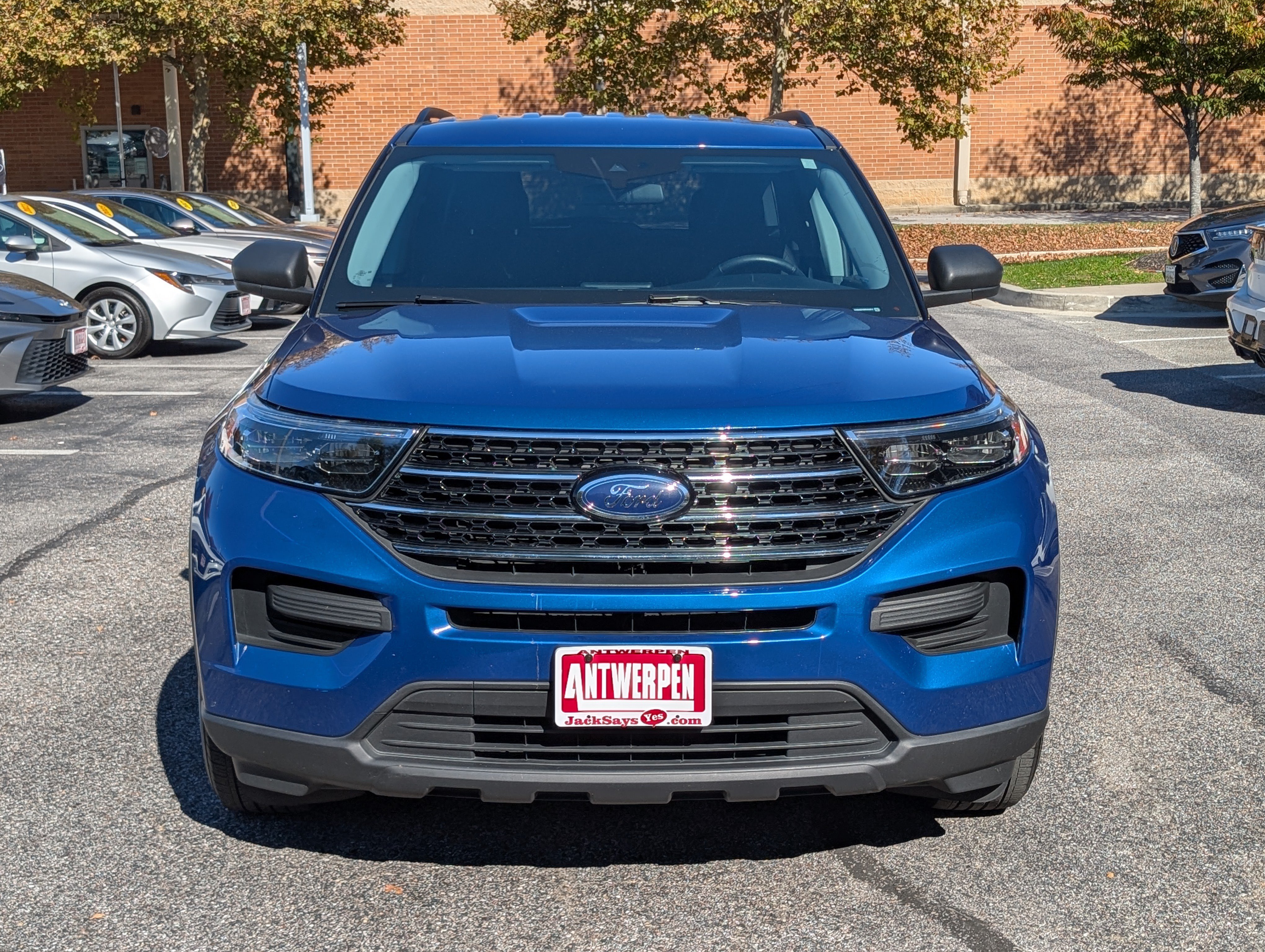 Used 2021 Ford Explorer XLT w/ Class III Trailer Tow Package AWD/4WD image 8