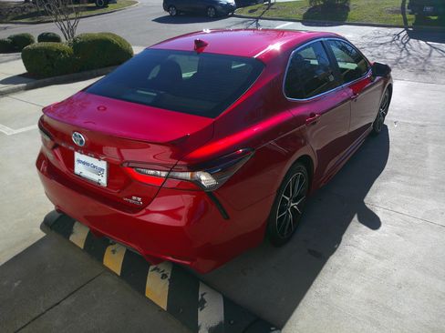 Used 2022 Toyota Camry SE image 12