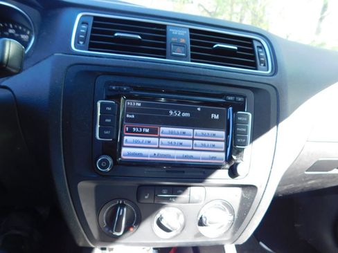 Used 2015 Volkswagen Jetta SE image 10