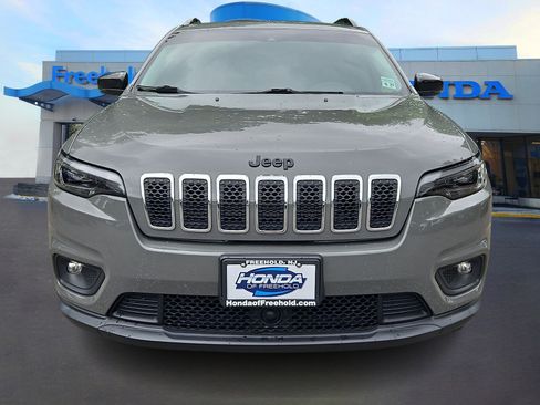 Used 2022 Jeep Cherokee Latitude Lux w/ Mopar Interior Package AWD/4WD image 2