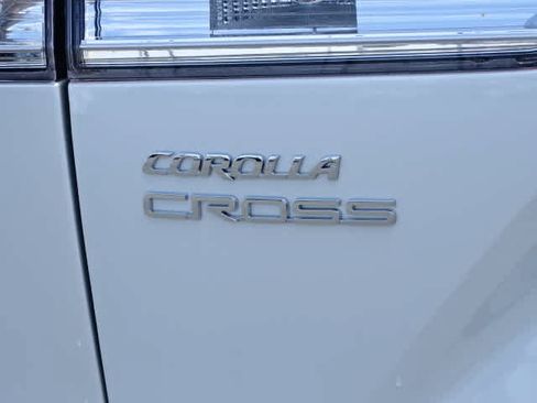 Certified 2024 Toyota Corolla Cross LE FWD image 10