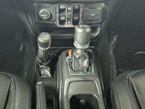 Used 2024 Jeep Wrangler High Altitude AWD/4WD image 23