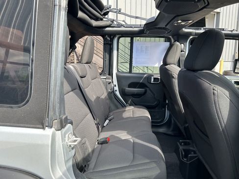 Certified 2022 Jeep Wrangler Unlimited Sport image 40