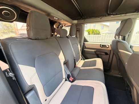 Used 2021 Ford Bronco Big Bend w/ Sasquatch Package AWD/4WD image 21