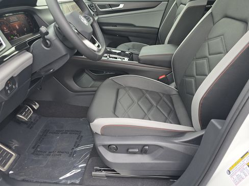 New 2026 Volkswagen Atlas Peak Edition AWD/4WD image 19