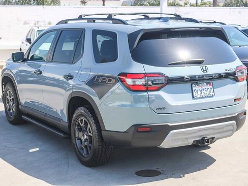Used 2024 Honda Pilot TrailSport image 7