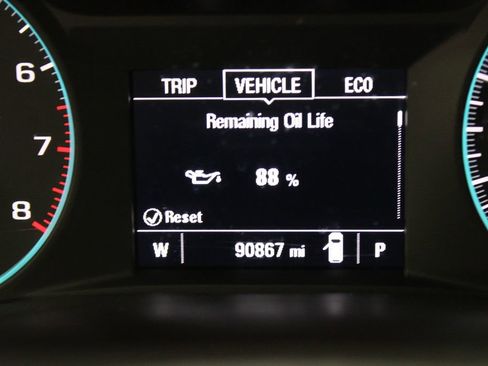 Used 2021 Chevrolet Traverse LS image 30