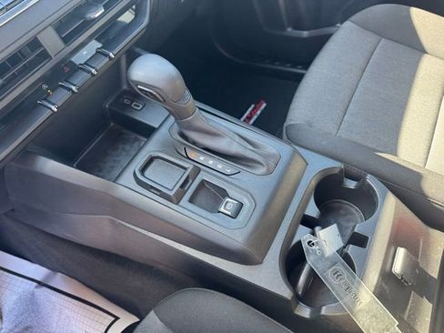 Used 2024 Chevrolet Colorado W/T image 17