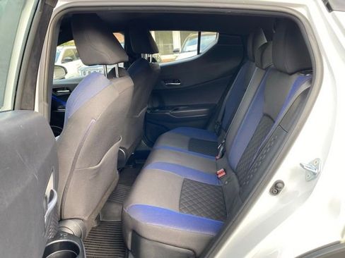 Used 2022 Toyota C-HR XLE image 28