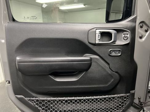 Used 2020 Jeep Wrangler Unlimited Rubicon w/ LED Lighting Group AWD/4WD image 21