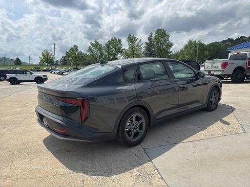 Used 2025 Kia K4 LXS image 9