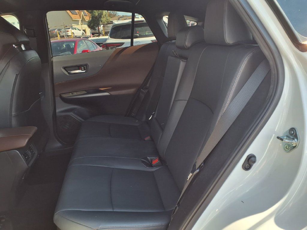 Certified 2023 Toyota Venza XLE AWD/4WD image 21