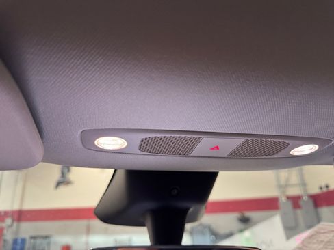 Used 2025 Tesla Model Y Long Range RWD image 10